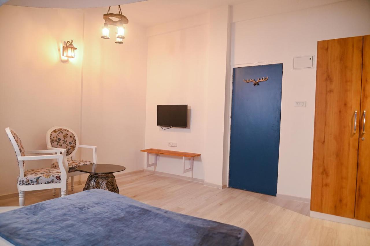 The Voyage - Cafe Hostel Cowork Pune Dış mekan fotoğraf